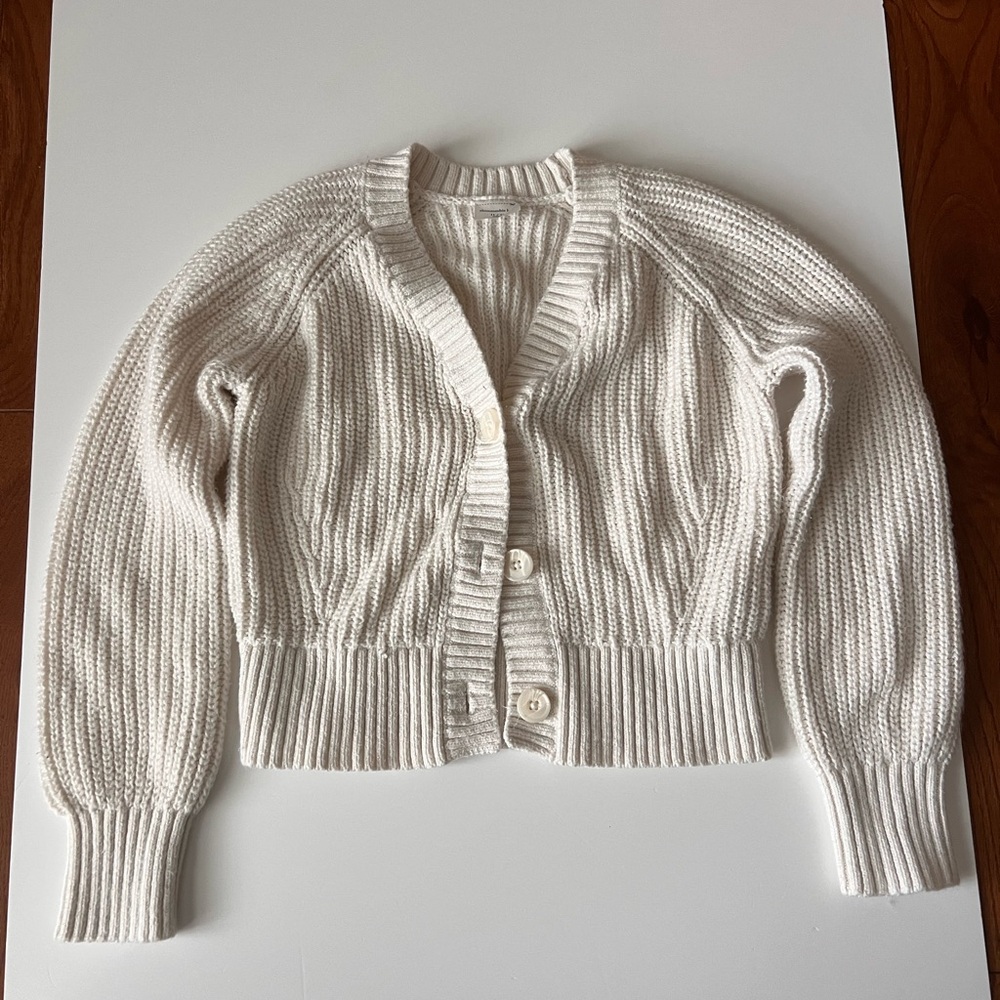 Abercrombie Kids Cream Knit Cardigan size 11/12